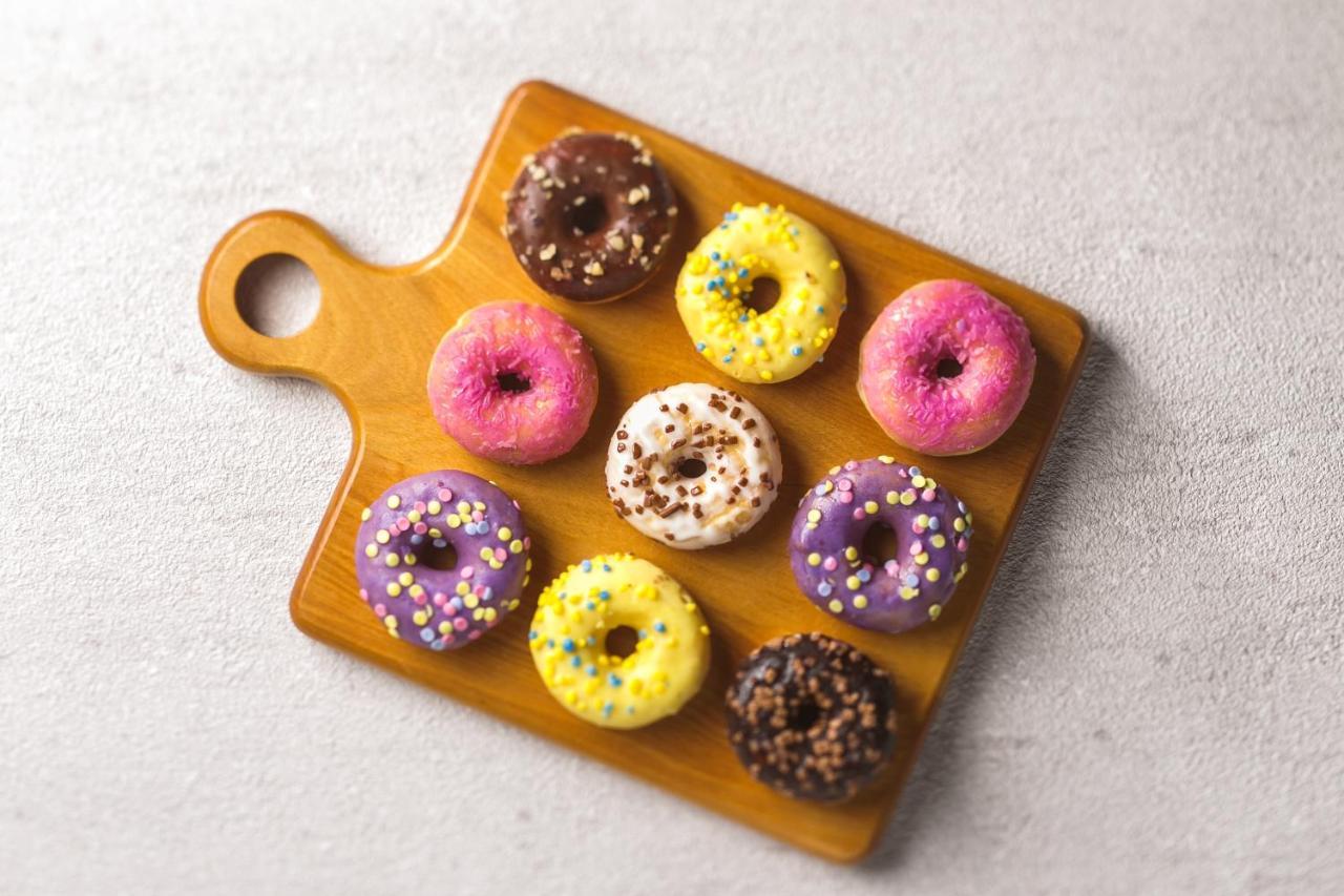 Royton Sapporo Hotel מראה חיצוני תמונה A selection of doughnuts