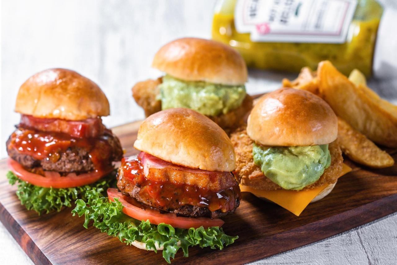 Royton Sapporo Hotel מראה חיצוני תמונה A selection of sliders