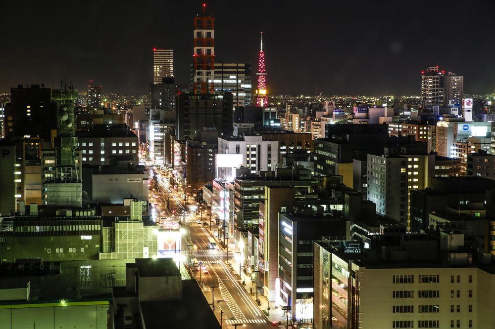 Royton Sapporo Hotel מראה חיצוני תמונה View of the city at night